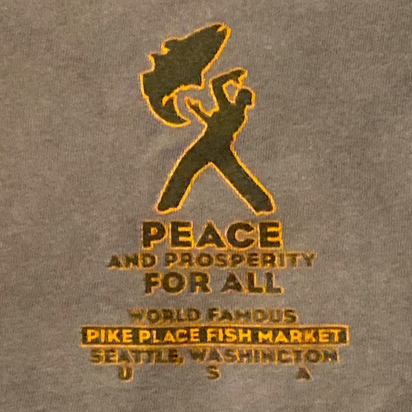 World π Famous Pike Place Fish Market Sustainable Seafood T-Shirt - Picture 3 of 5